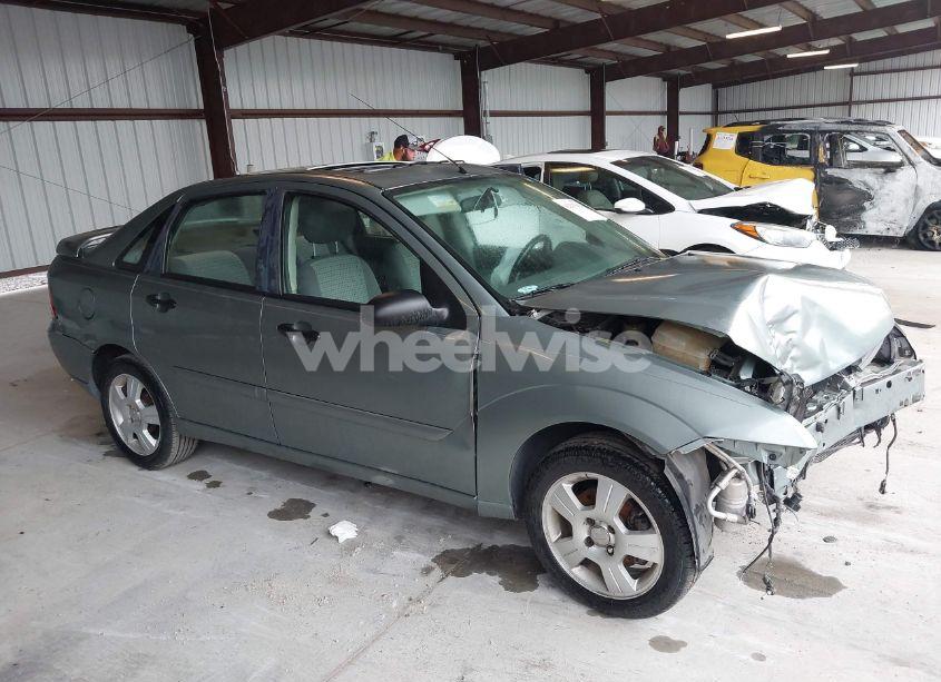 Photo 13 of 2005 Ford Focus ZX4 (VIN 1FAFP34N95W200110)