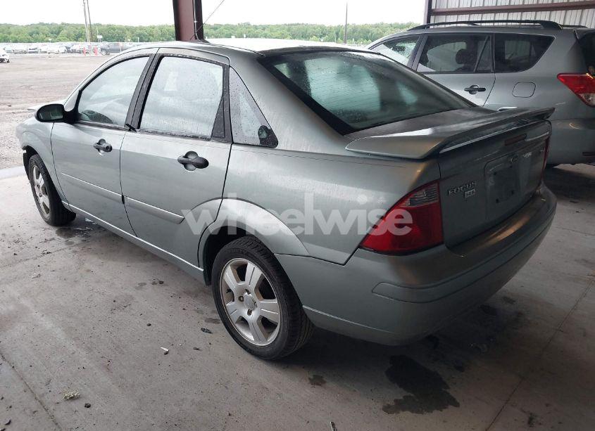 Photo 3 of 2005 Ford Focus ZX4 (VIN 1FAFP34N95W200110)