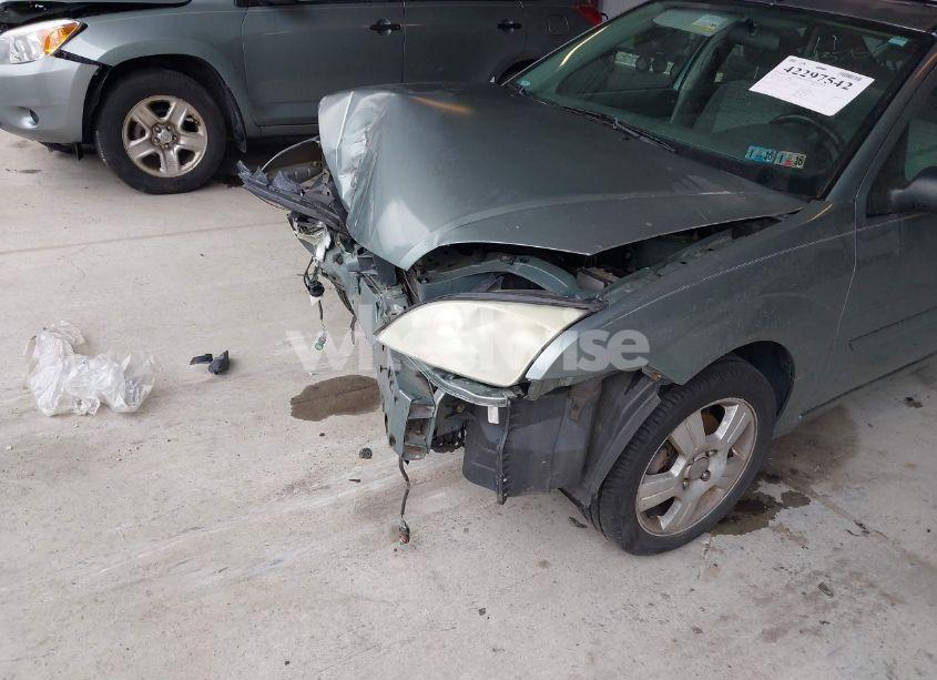 Photo 6 of 2005 Ford Focus ZX4 (VIN 1FAFP34N95W200110)