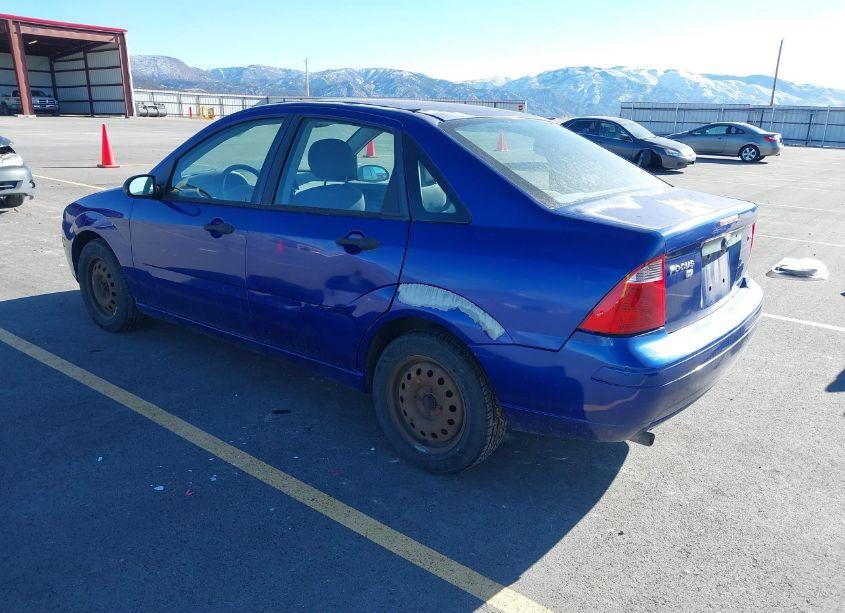 Photo 3 of 2005 Ford Focus ZX4 (VIN 1FAFP34N95W217487)