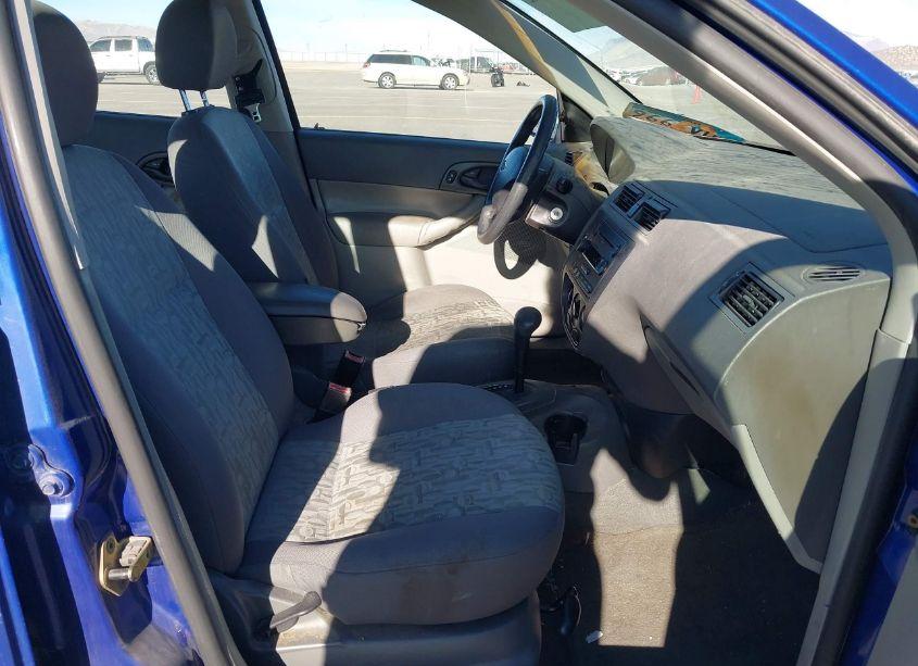 Photo 5 of 2005 Ford Focus ZX4 (VIN 1FAFP34N95W217487)