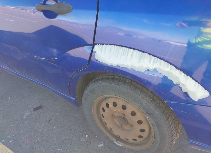 Photo 6 of 2005 Ford Focus ZX4 (VIN 1FAFP34N95W217487)