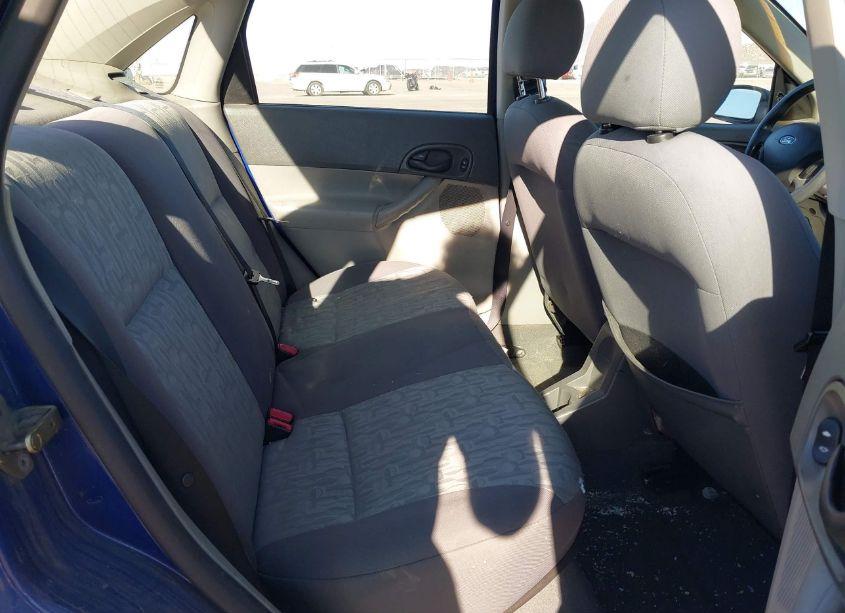 Photo 8 of 2005 Ford Focus ZX4 (VIN 1FAFP34N95W217487)