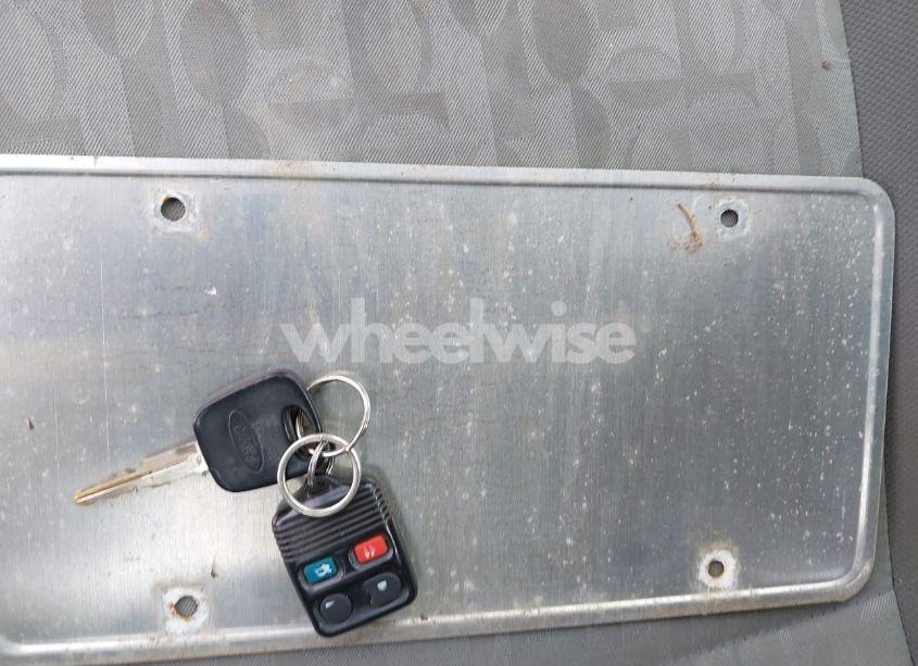 Photo 11 of 2005 Ford Focus ZX4 (VIN 1FAFP34N95W233320)