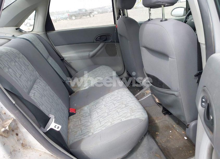 Photo 8 of 2005 Ford Focus ZX4 (VIN 1FAFP34N95W233320)