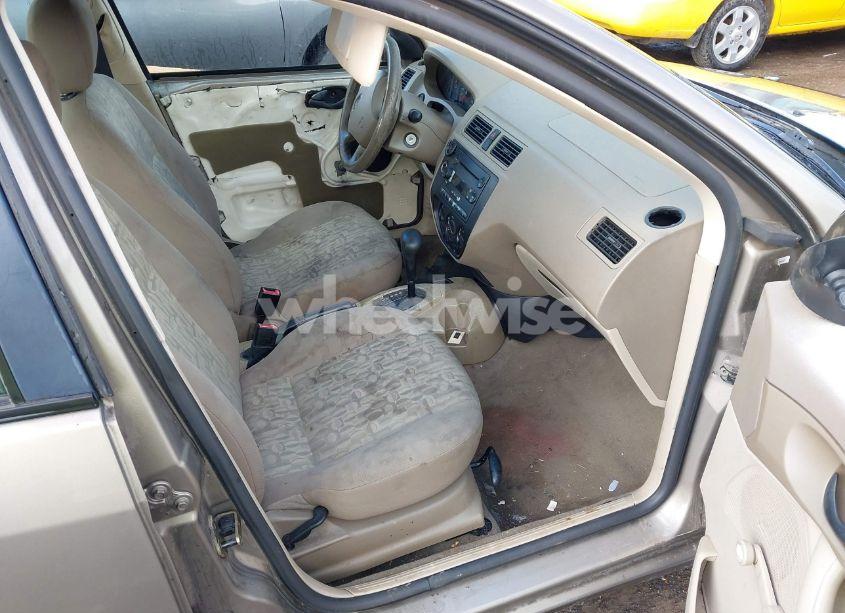 Photo 5 of 2005 Ford Focus ZX4 (VIN 1FAFP34N95W237206)