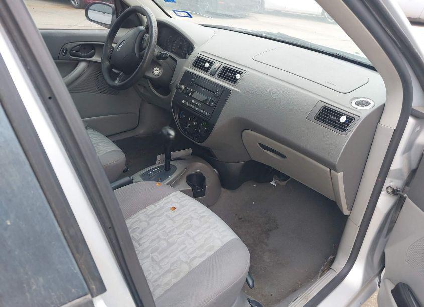 Photo 5 of 2005 Ford Focus ZX4 (VIN 1FAFP34N95W270934)