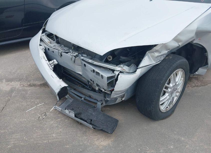 Photo 6 of 2005 Ford Focus ZX4 (VIN 1FAFP34N95W270934)