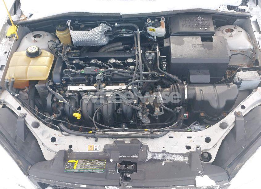 Photo 10 of 2005 Ford Focus ZX4 (VIN 1FAFP34N95W281562)