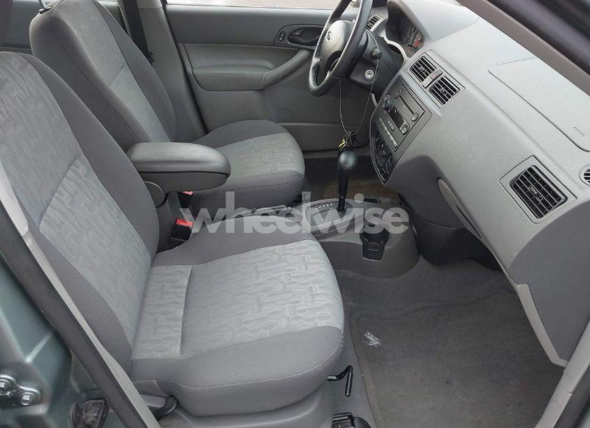 Photo 5 of 2005 Ford Focus ZX4 (VIN 1FAFP34N95W294215)