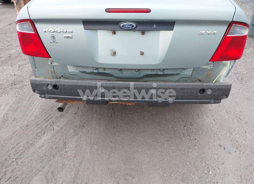 Photo 6 of 2005 Ford Focus ZX4 (VIN 1FAFP34N95W294215)