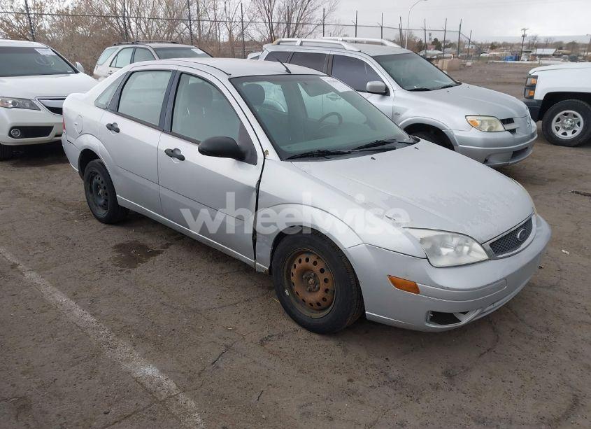 2005 Ford Focus ZX4 (VIN 1FAFP34N95W298006) main photo