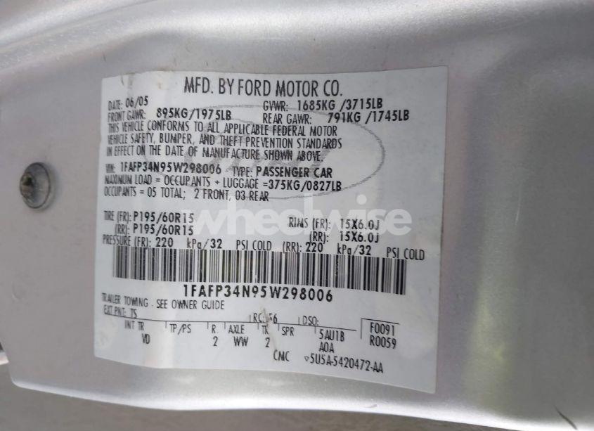 Photo 9 of 2005 Ford Focus ZX4 (VIN 1FAFP34N95W298006)