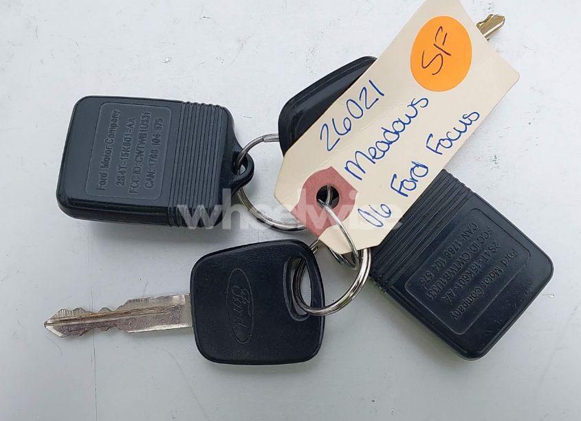 Photo 11 of 2005 Ford Focus ZX4 (VIN 1FAFP34N95W312583)