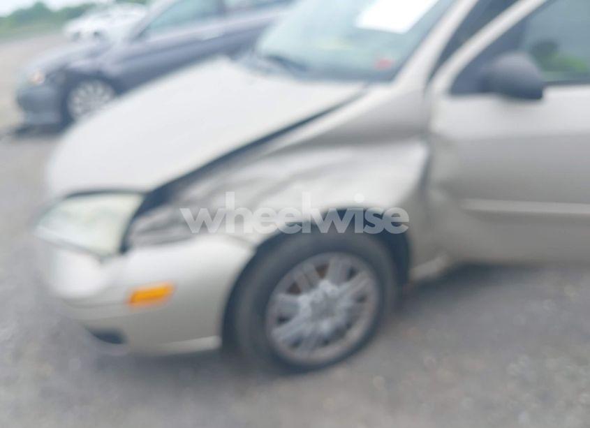 Photo 6 of 2006 Ford Focus ZX4 (VIN 1FAFP34N96W208130)