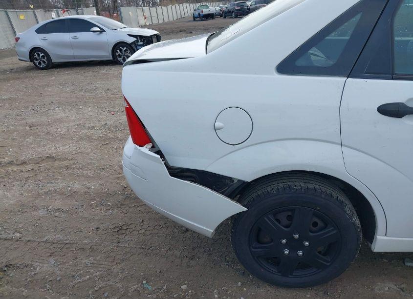 Photo 17 of 2007 Ford Focus S/SE/SES (VIN 1FAFP34N97W159755)