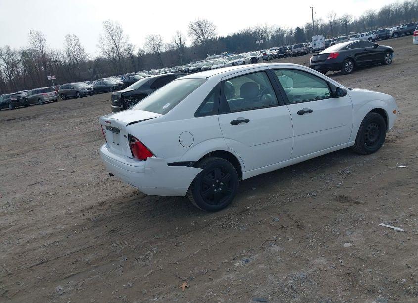 Photo 4 of 2007 Ford Focus S/SE/SES (VIN 1FAFP34N97W159755)