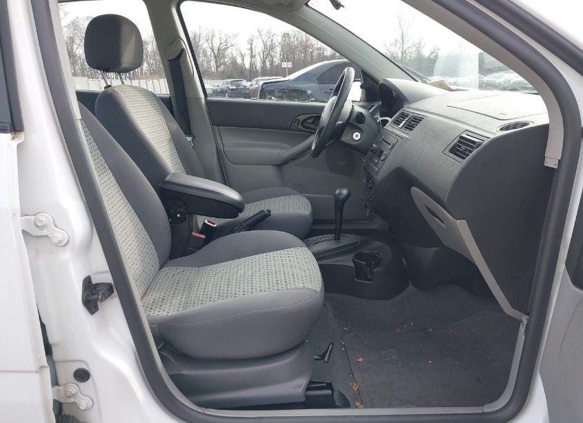 Photo 5 of 2007 Ford Focus S/SE/SES (VIN 1FAFP34N97W159755)