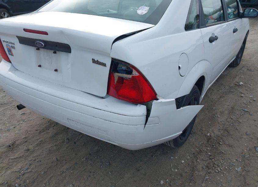 Photo 6 of 2007 Ford Focus S/SE/SES (VIN 1FAFP34N97W159755)