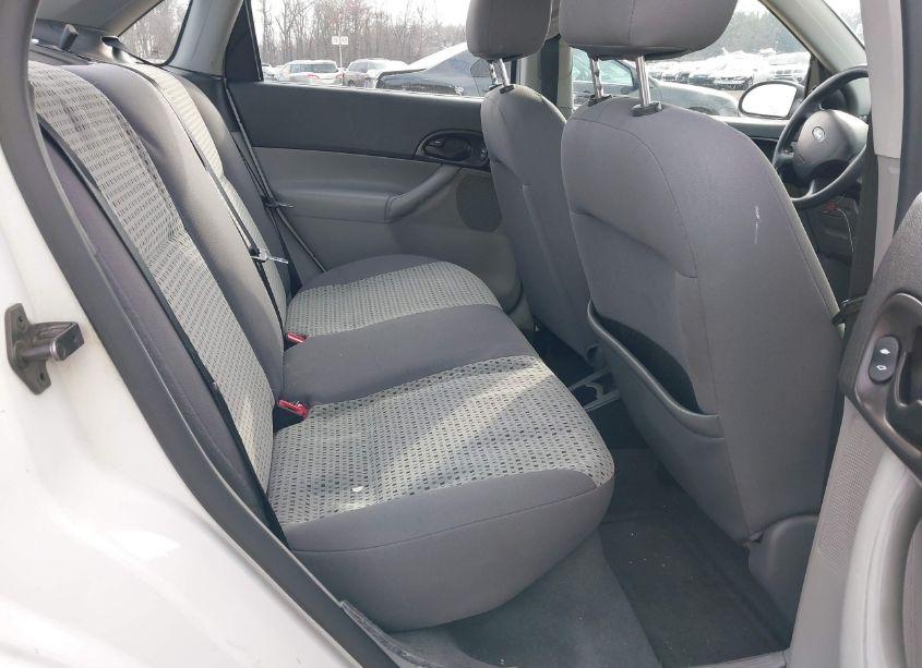 Photo 8 of 2007 Ford Focus S/SE/SES (VIN 1FAFP34N97W159755)