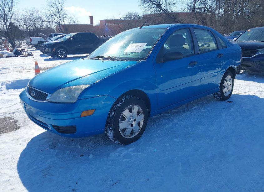 Photo 2 of 2007 Ford Focus S/SE/SES (VIN 1FAFP34N97W320461)