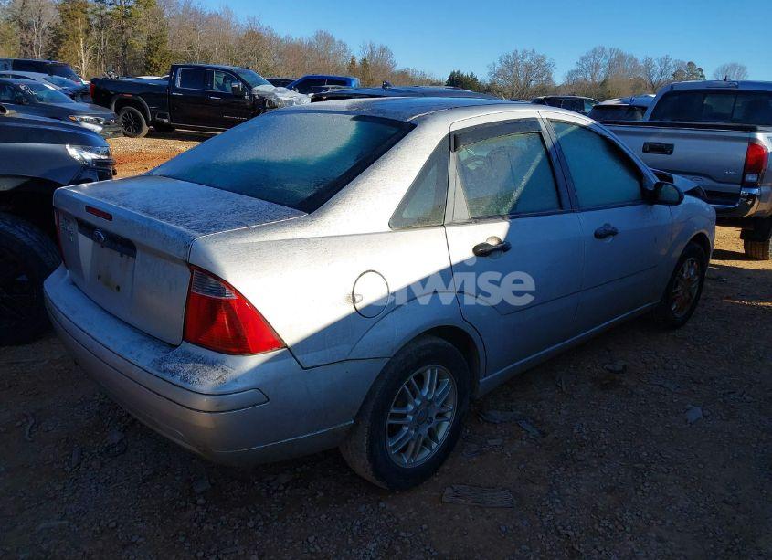 Photo 4 of 2007 Ford Focus S/SE/SES (VIN 1FAFP34N97W325627)