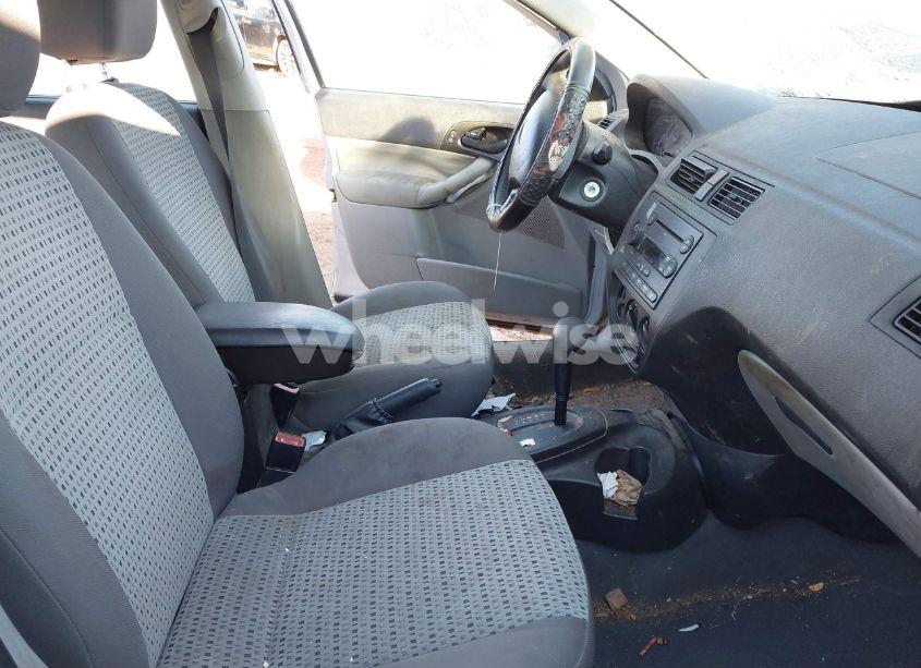 Photo 5 of 2007 Ford Focus S/SE/SES (VIN 1FAFP34N97W325627)