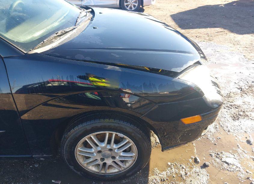 Photo 17 of 2005 Ford Focus ZX4 (VIN 1FAFP34NX5W143030)