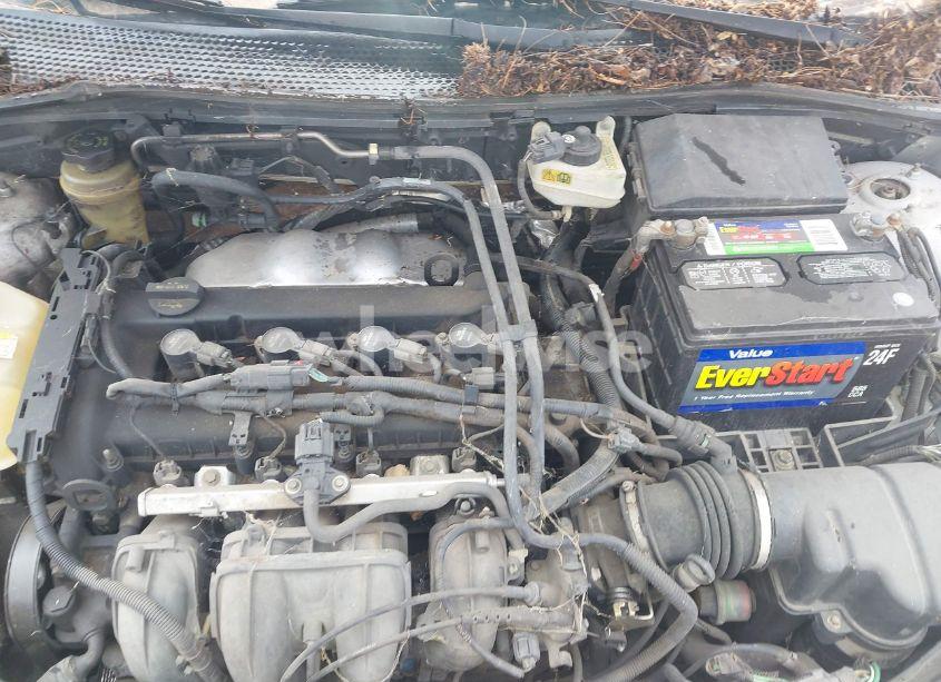 Photo 10 of 2005 Ford Focus ZX4 (VIN 1FAFP34NX5W167232)