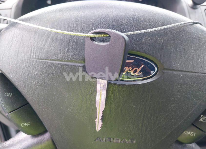 Photo 11 of 2005 Ford Focus ZX4 (VIN 1FAFP34NX5W167232)