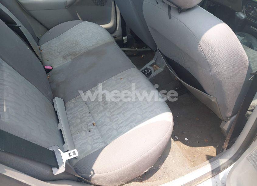 Photo 8 of 2005 Ford Focus ZX4 (VIN 1FAFP34NX5W167232)