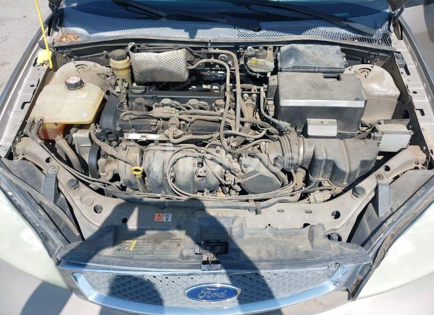 Photo 10 of 2005 Ford Focus ZX4 (VIN 1FAFP34NX5W179154)