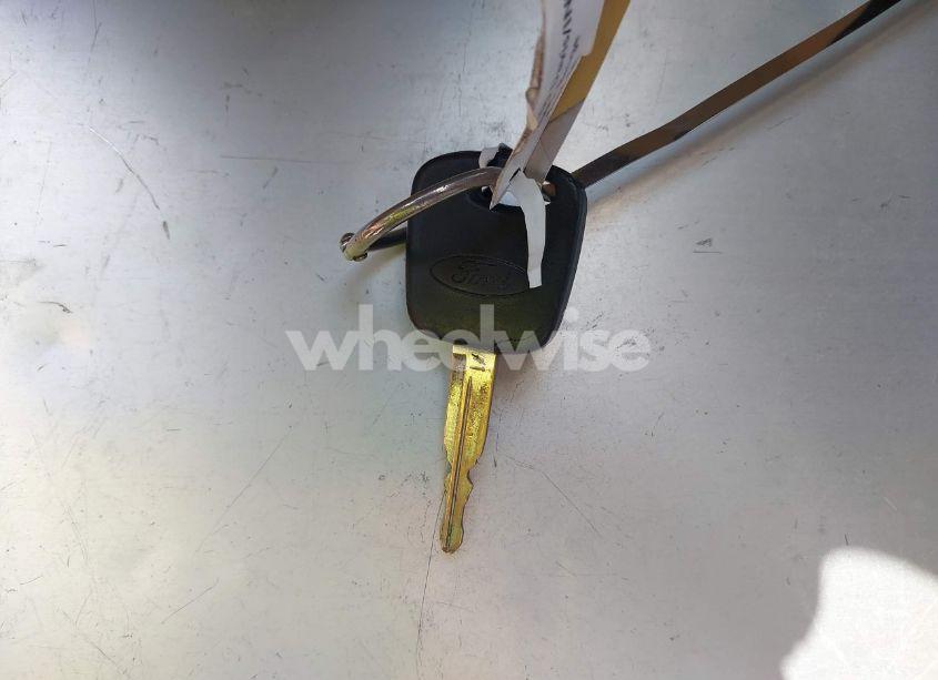 Photo 11 of 2005 Ford Focus ZX4 (VIN 1FAFP34NX5W179154)