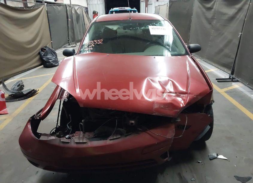 Photo 13 of 2005 Ford Focus ZX4 (VIN 1FAFP34NX5W182846)