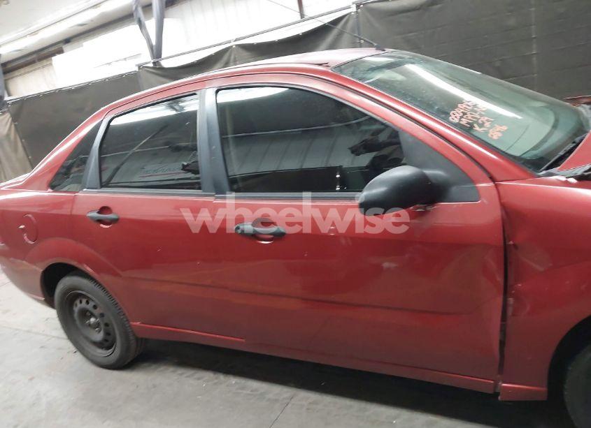 Photo 14 of 2005 Ford Focus ZX4 (VIN 1FAFP34NX5W182846)