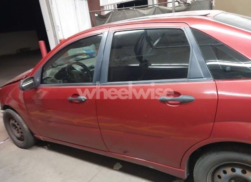 Photo 15 of 2005 Ford Focus ZX4 (VIN 1FAFP34NX5W182846)