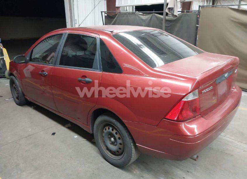 Photo 3 of 2005 Ford Focus ZX4 (VIN 1FAFP34NX5W182846)