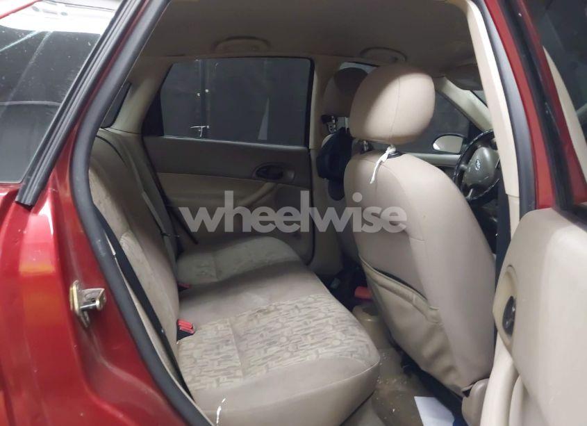 Photo 8 of 2005 Ford Focus ZX4 (VIN 1FAFP34NX5W182846)