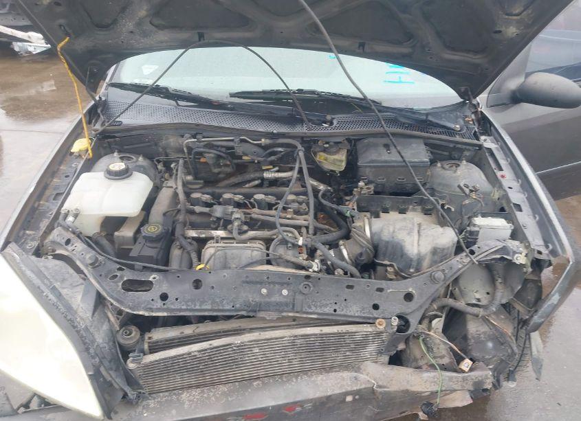 Photo 10 of 2005 Ford Focus ZX4 (VIN 1FAFP34NX5W188937)