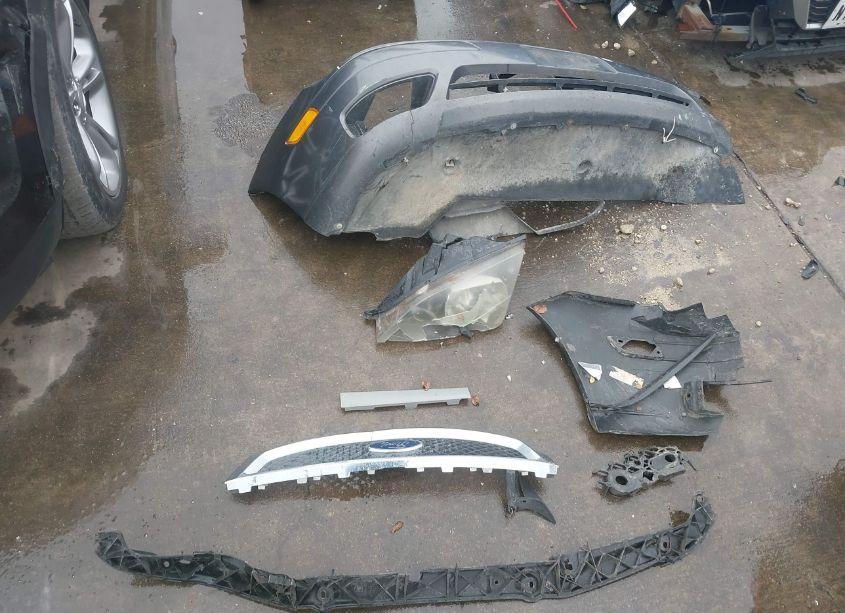 Photo 12 of 2005 Ford Focus ZX4 (VIN 1FAFP34NX5W188937)