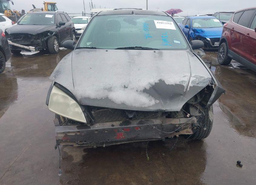 Photo 6 of 2005 Ford Focus ZX4 (VIN 1FAFP34NX5W188937)