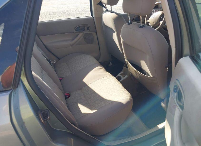 Photo 8 of 2005 Ford Focus ZX4 (VIN 1FAFP34NX5W189439)