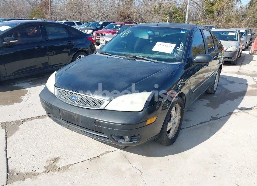 Photo 2 of 2005 Ford Focus (VIN 1FAFP34NX5W197783)