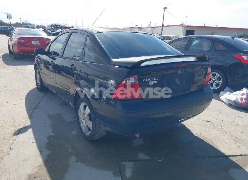 Photo 3 of 2005 Ford Focus (VIN 1FAFP34NX5W197783)