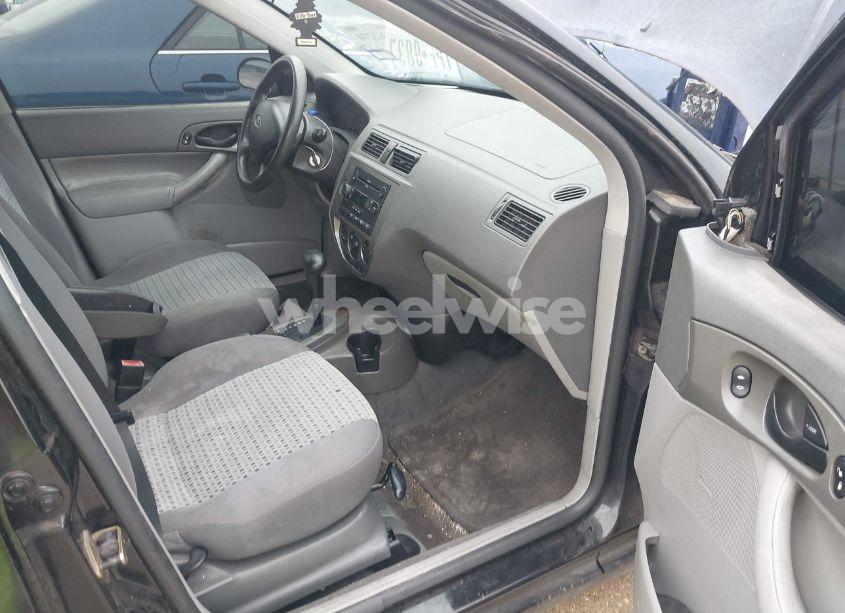 Photo 5 of 2005 Ford Focus (VIN 1FAFP34NX5W197783)