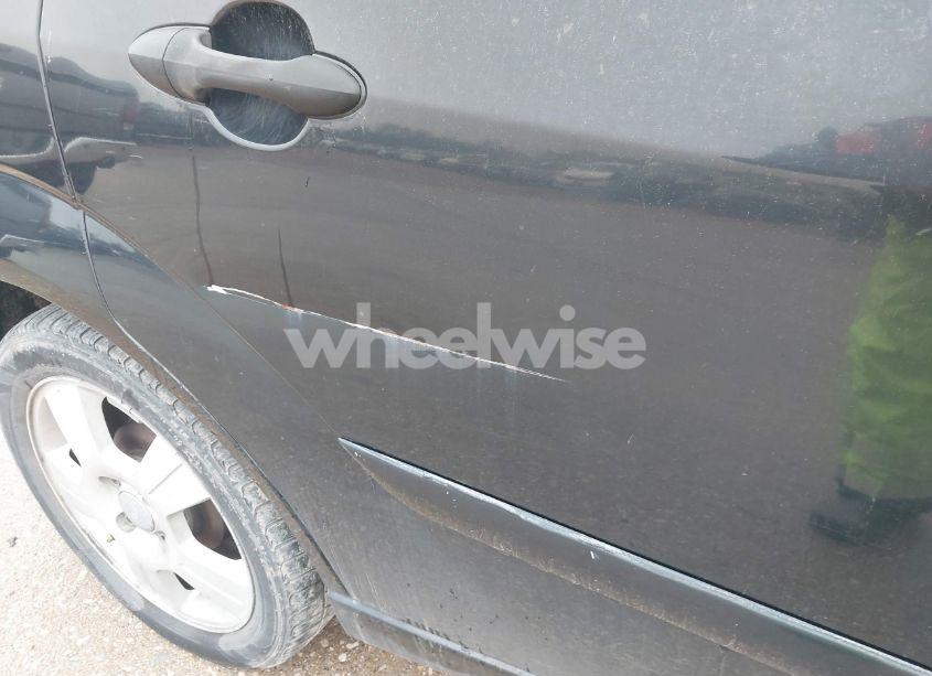 Photo 6 of 2005 Ford Focus (VIN 1FAFP34NX5W197783)