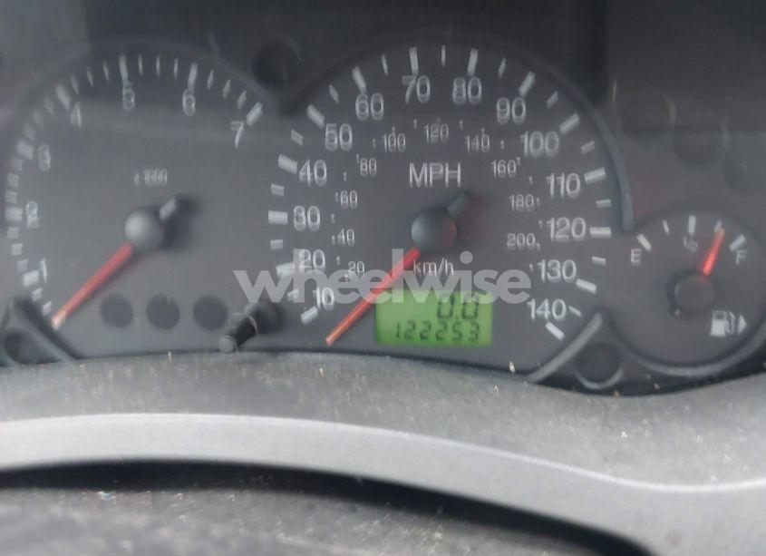 Photo 7 of 2005 Ford Focus (VIN 1FAFP34NX5W197783)