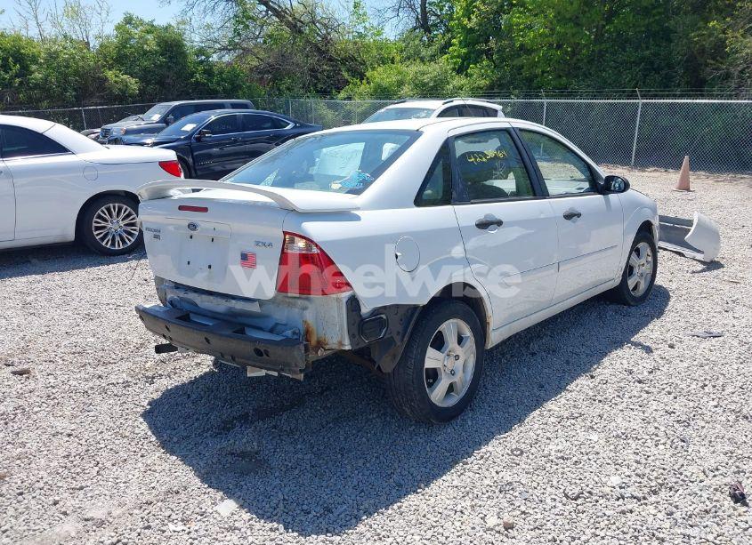 Photo 4 of 2005 Ford Focus ZX4 (VIN 1FAFP34NX5W269260)
