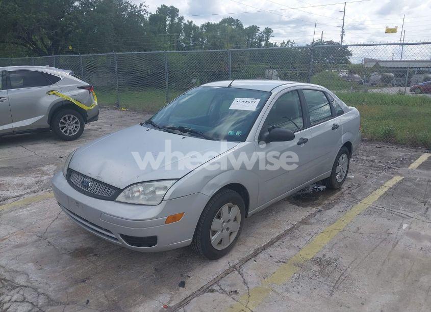 Photo 2 of 2006 Ford Focus ZX4 (VIN 1FAFP34NX6W131980)