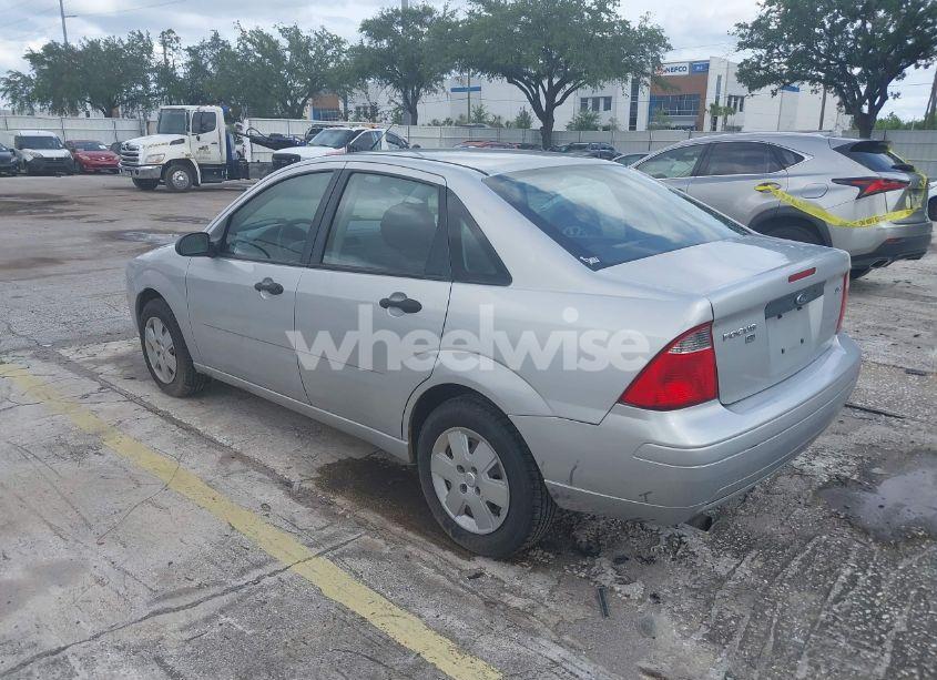 Photo 3 of 2006 Ford Focus ZX4 (VIN 1FAFP34NX6W131980)